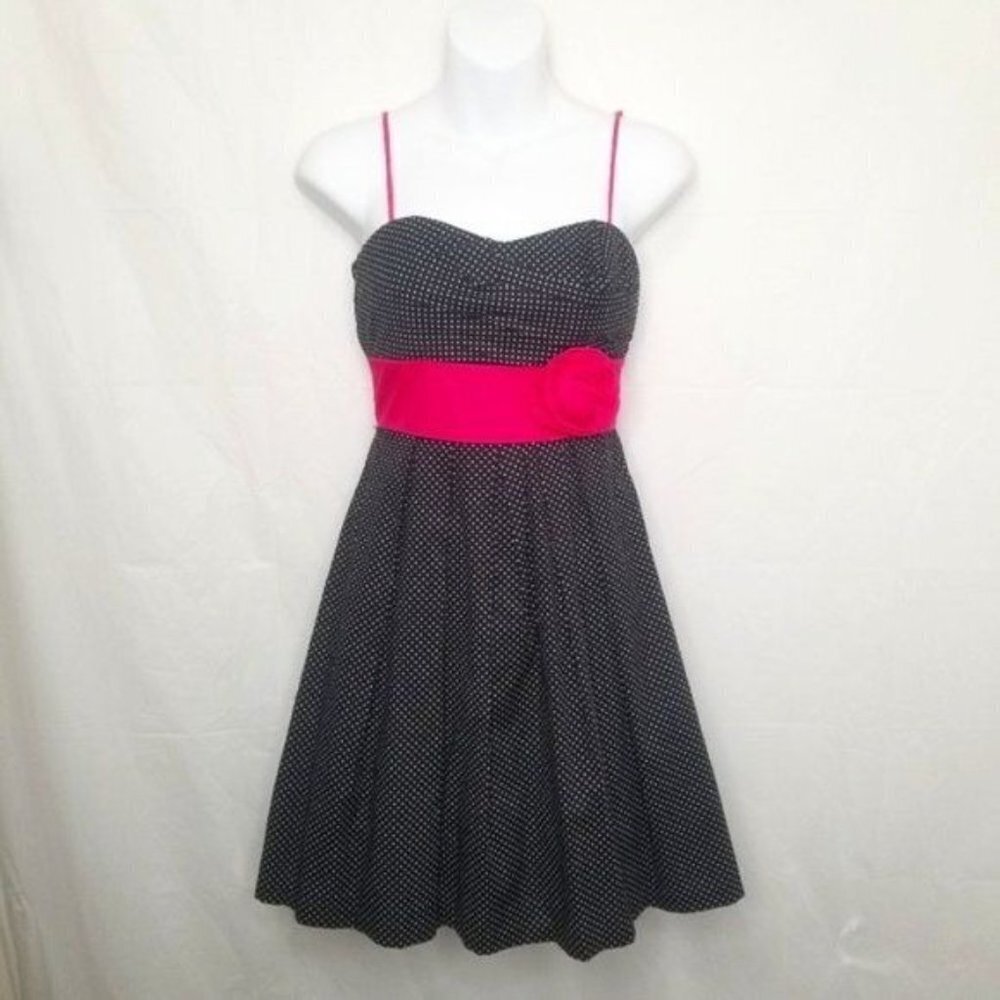 Speekless Polkadot Dress w/ Sweetheart Neckline
